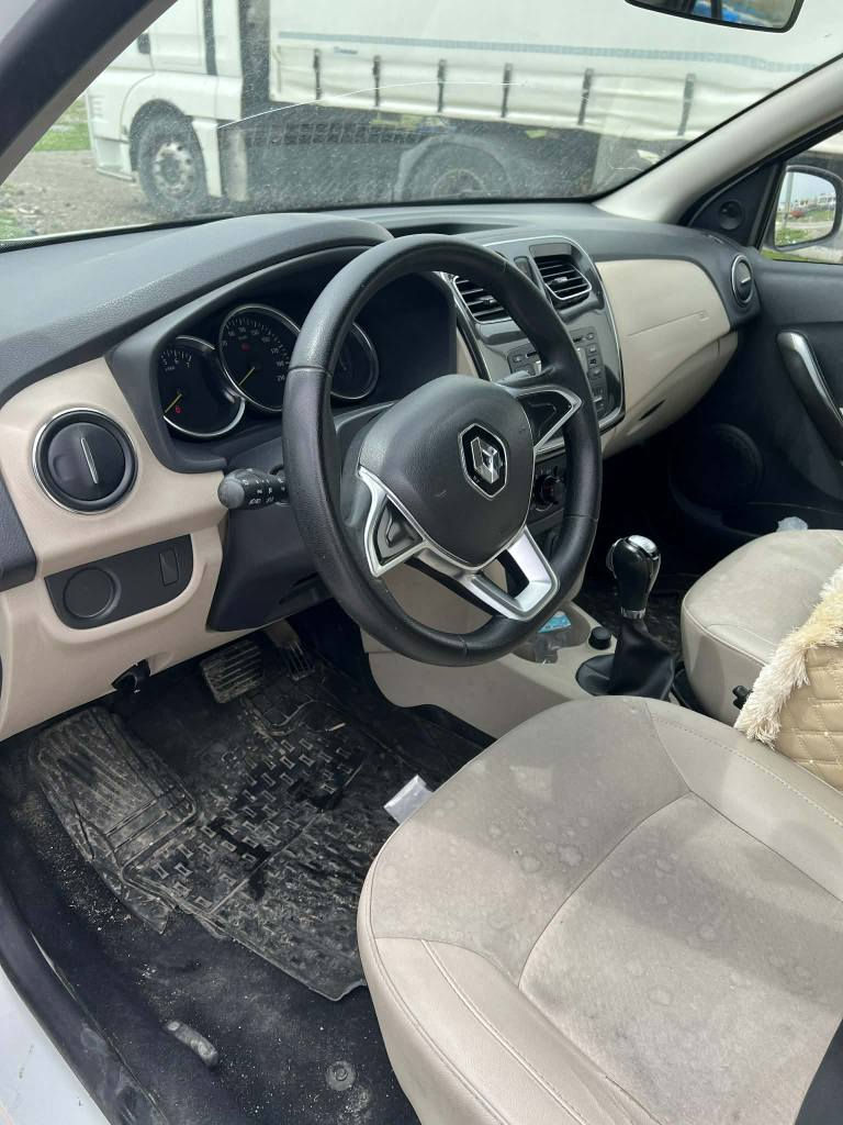 ڕینۆ سیمبول  

مۆدێل ٢٠٢٠ سپی
١٠٠هەزار  کم ڕۆشتووە  ناو زەرد کوشن جەڵدە  

سەیارەکە پاکە  بێ دەعم بێ بۆیاخ تەنها دو پەڵەی ساردی کەمی هەیە 

گێڕ و مەکینە بە شەرت پاکو نەکراوە 
سەیارەکە زۆر توندوتۆڵە و بێ عەیبە و بێ مەسروفە

سەنەوی بەسەرچووە 

 نرخی ٨٥ گەڵا و مەجالێکی کەمم..
*********** السليمانية, العراق
