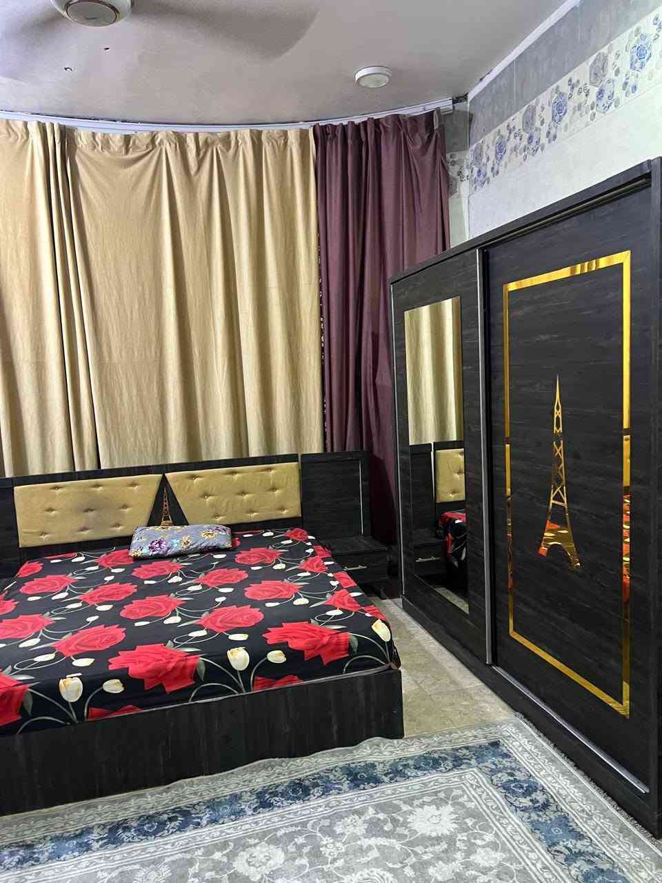 السلام عليكم غرفه للبيع خمس قطع نظيفه  السعر ٣٢٥
للاستفسار اتصل على الرقم *********** كربلاء, العراق

