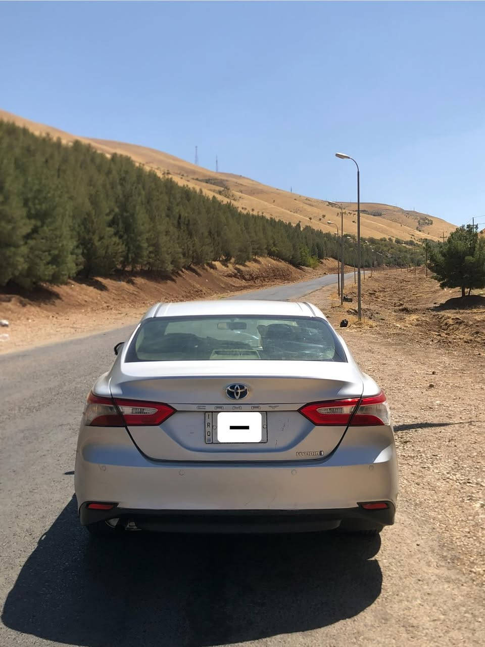 السلام عليكم
تيوتا كامري هايبرد || Toyota Camry Hybrid ✅

موديل 2019 آصل
معلاية 2022 
(( ترجع بالقرار الجديد للأصل )) 

ماشية 140 :km 

صبغ عام اثر ستيكرات التكسي 

مواصفاتها (( Le ))معروفة 

الضرر ⚠️
١- جاملغ خلفي عكس جهة السايق ضربه خفيفه بدون دواخل
٢- جاملغ امامي جهة السايق بدون دواخل 

النواقص⚠️
١- بطارية هايبرد 
٢- لايت جهة يسار 

السيارة مرتبه و خير من الله عمليه قويه متوكفك بشارع كير مكينه خير من الله جدول تبديل دهن كل ٥/٤ الف البدله مكينه ١٠٠٪؜ بيها ملاحضات كلش خفيفه و بيكم خير وتدللون و الله شاهد متوازي على بيعتها 

السعر : ١٢٧ و بيها مجال جداً بسيط 

مستعجل على البيع بسبب ضرف 
الله يسهل أمر الجميع الي تعجبه يتصل وبخدمتك ما تعجبك خلي تعليق يعكس اخلاقك❤️

*********** اتصال / واتساب 

غير متواجد على الفيس ⚠️
