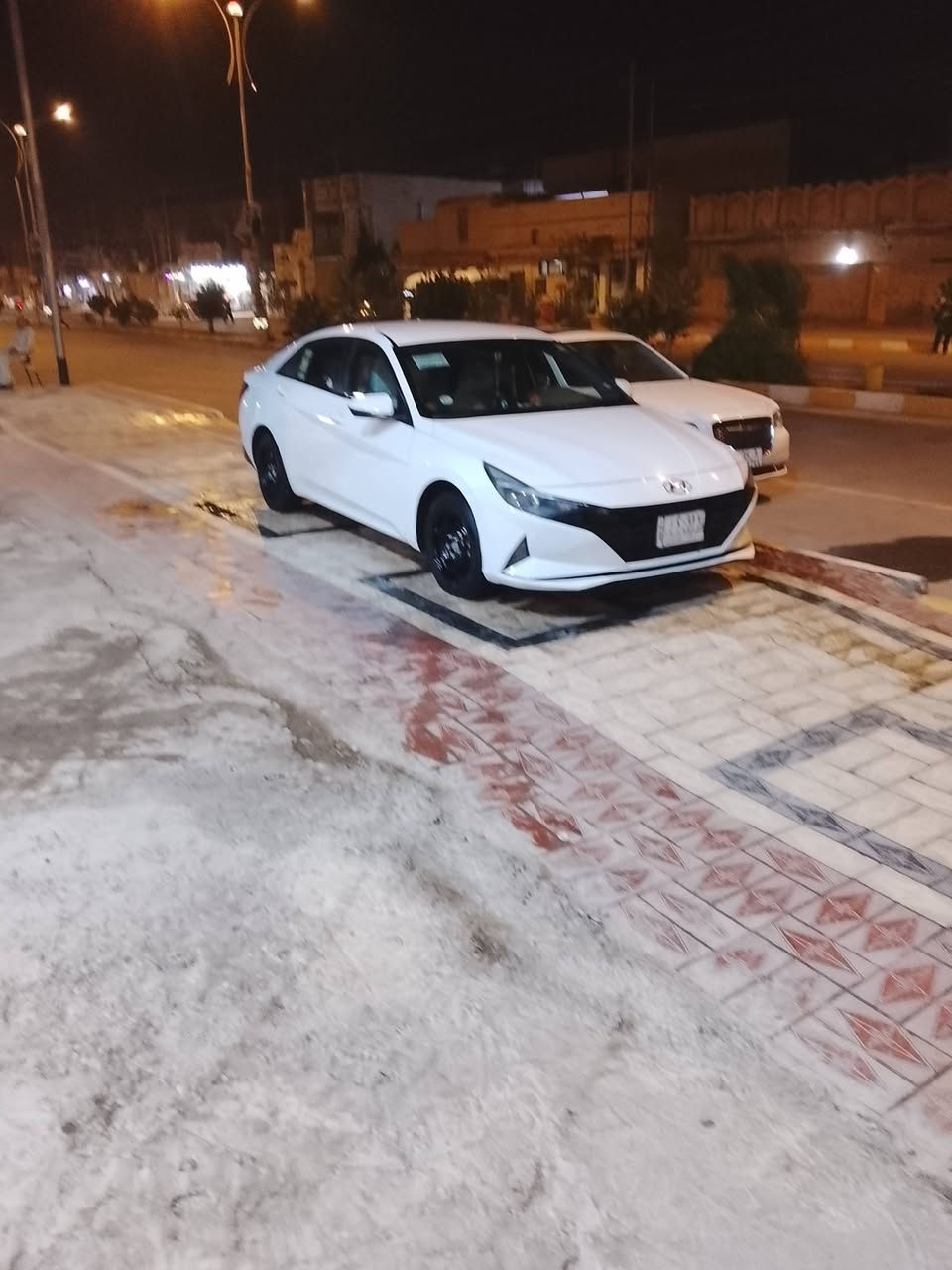 السلام عليكم /النترا موديل 21 خليجي مكينه 2000 الفين مكفوله كفاله عامه. 
شركة تگطاع مباشر باقيله سنه وتصير حره مكفوله مكينه وگير وبدي 
#الرقم***********
