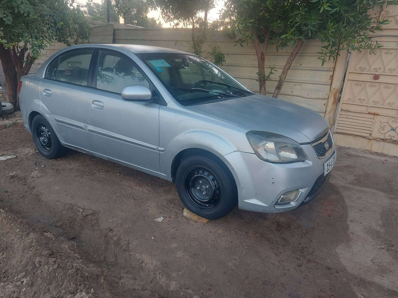 السلام عليكم
كيا ريو موديل ٢٠١٠ للبيع اوتماتيك امريكي محرك ١٦٠٠ سيارة مكفوله كير ومحرك وتبريد وتدفئه تايرات جدد باتري جديد بيها جراد قمارة قليل رقم انبار باسمي بيها باب خلف السائق مبدل اثر ضربه دراجه وبيها جاملغ واحد مبدل السعر ٨٥ جام جوبي وبيها مجال مكان الغزاليه قريب السريع 
***********
