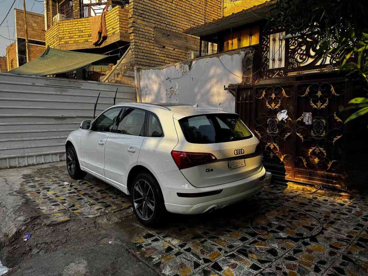 السلام عليكم
اودي Q5
موديل 2012 خليجي 
مكينة 2000 تيربو 
ماشية 150 الف
مواصفات معروفة طبعا
بصمة 
كشنات كهرباء
تبريد قطعتين 
بانورما 
والى اخره 
السيارة كلين بدون حادث عدى الدعامية 
صبغ فقط 
مكفولة كشر مكينة كير كله تمام 
السعر 125 ورقة 
التواصل  خاص او واتساب موجود 
***********
***********
