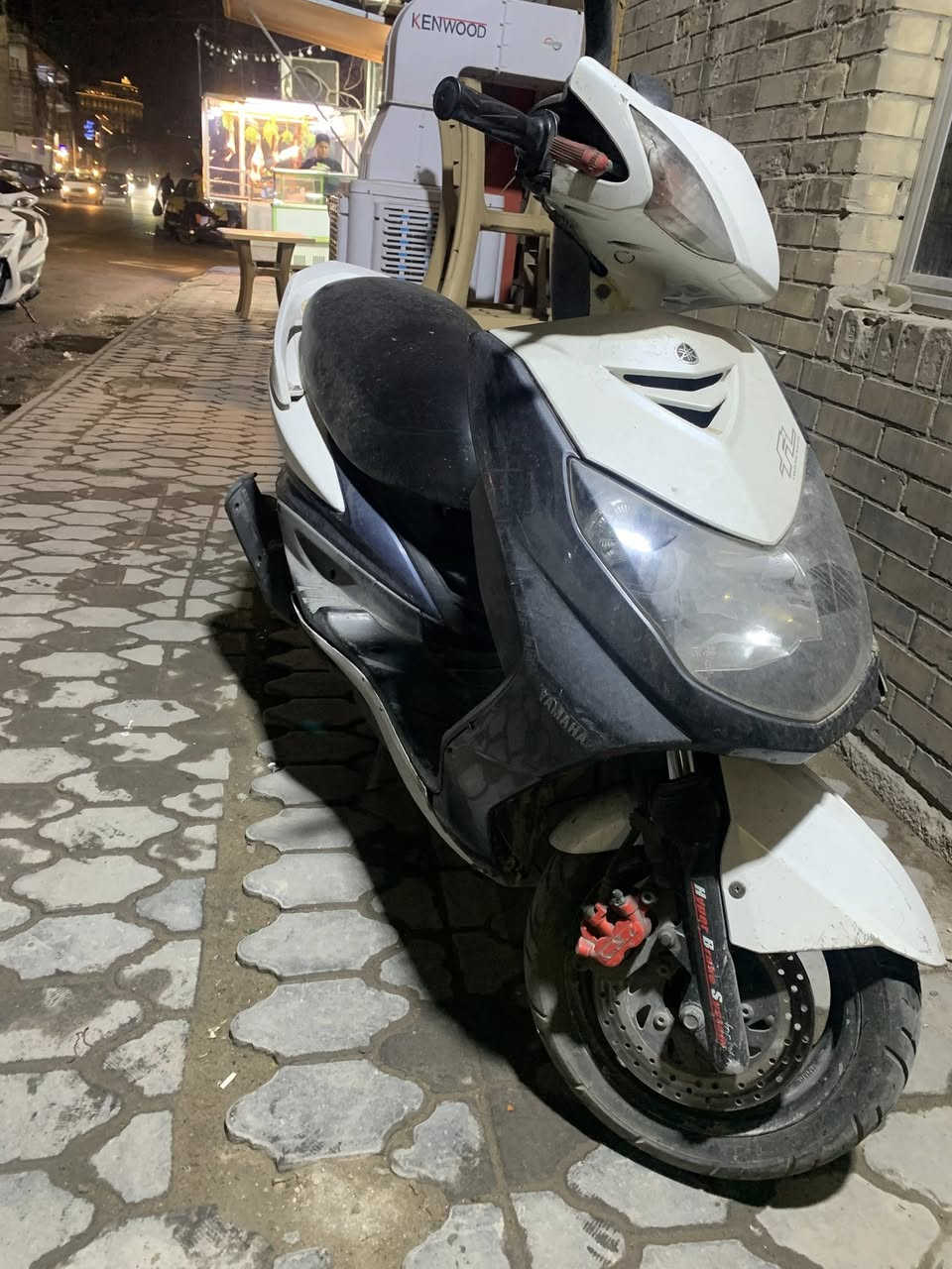 سلام عليكم شباب دراجه سكنس فحل للبيع نوزل دراجه مال رمبه شلعه حلوه معدل قوي هيه من اسمها رمبه دراجه صالها 8اشهر من منزلها اوراق كامله مداور كبل السعر 650وبيها مجال شي قليل  لاحد يكسر بسعرها فدوه اروحلكم 💚💜


**إذا كنت صاحب هذا الإعلان وتريد حذفه لأي سبب، رجاءا أرسل رسالة إلى الدعم الفني**