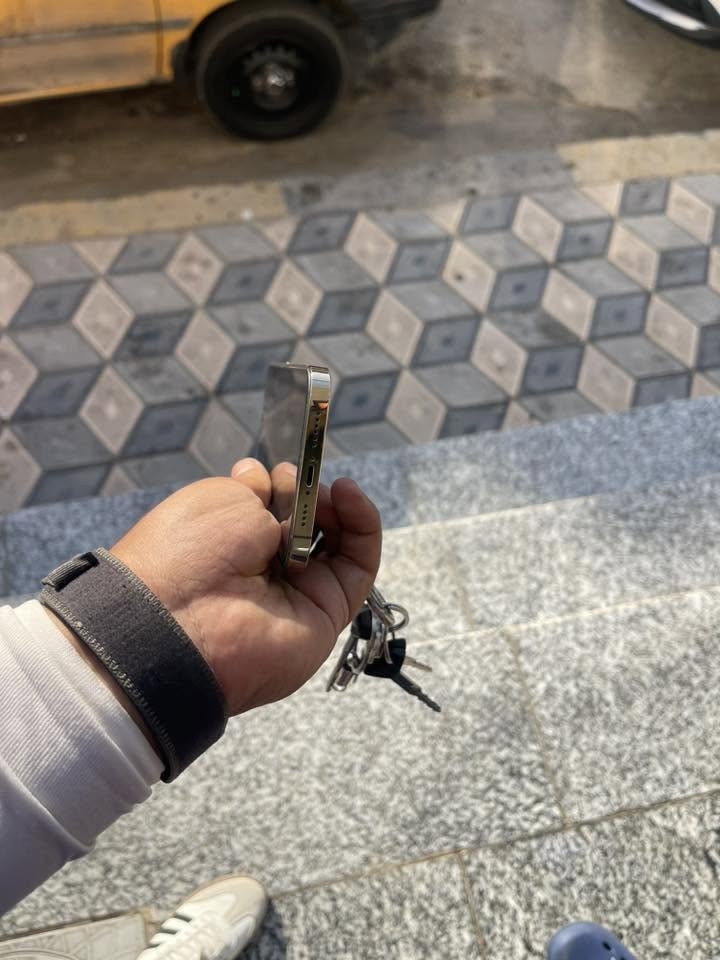 ايفون13برو ماكس  ذاكره256 بطاريه 77 جهاز نضيف كلش مكفول كفاله عامه وتر بروف امريكي نموذج mبس بي هاي النقطه الزغيره بلشاشه ممبينه وضمان متكبر  السعر 650 مكاني الغدير او بغداد الجديده الاتصال على الرقم***********

