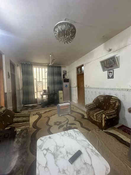 دار سكن طابو صرف في ( حي الحرية الأول )
خلف سكلة ( أبو عبدالله وليد القريشي )
( بجانب المدرسة الجديدة )
( يبعد عن شارع المعارض ١٠٠ م )

مساحة ٣٠٠ م - ( طابقين ) -( شارع بعرض ١٥ م )
الطابق 1 / ١ غرفة نوم + صحيات داخلية + خارجية
الطابق 2 / ٢ غرف نوم ( ٧ م ) + صحيات + مخزن
( بناء طابوق جمهوري + صب كونكريت مسلح ) 
( ماء - كهرباء - ( تحويل مباشر )

للاستفسار مراجعة مكتب غازي للعقار   
واسط - الزبيدية - قرب أفران المائدة  *********** 
***********
