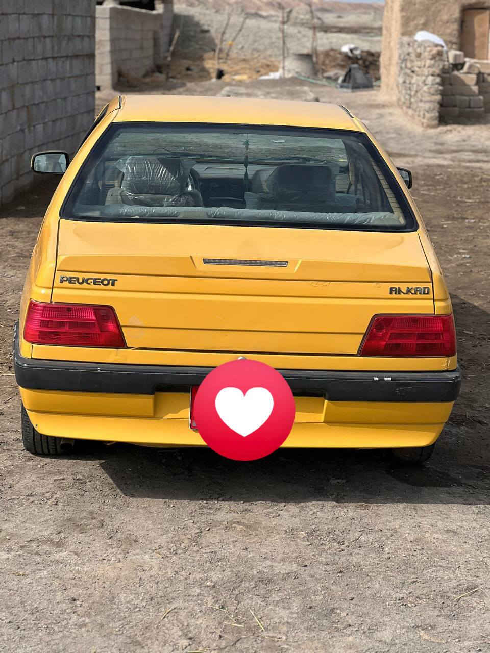 سياره للبيع بيجو 405 موديل 16 سنويه نافذه السعر 35 وبيها مجال متواجد واتساب *********** المكان قلعه صالح قرب عبدالله ابن علي
