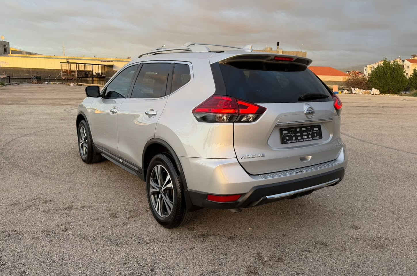Nissan rogue , SL , 4wd , model 2017 , full lead
New arrival , motor vitesse body defrance' topp
Call me : 03/555202
warranty 3 months
Location : El koura , daher el 3ein


**إذا كنت صاحب هذا الإعلان وتريد حذفه لأي سبب، رجاءا أرسل رسالة إلى الدعم الفني**