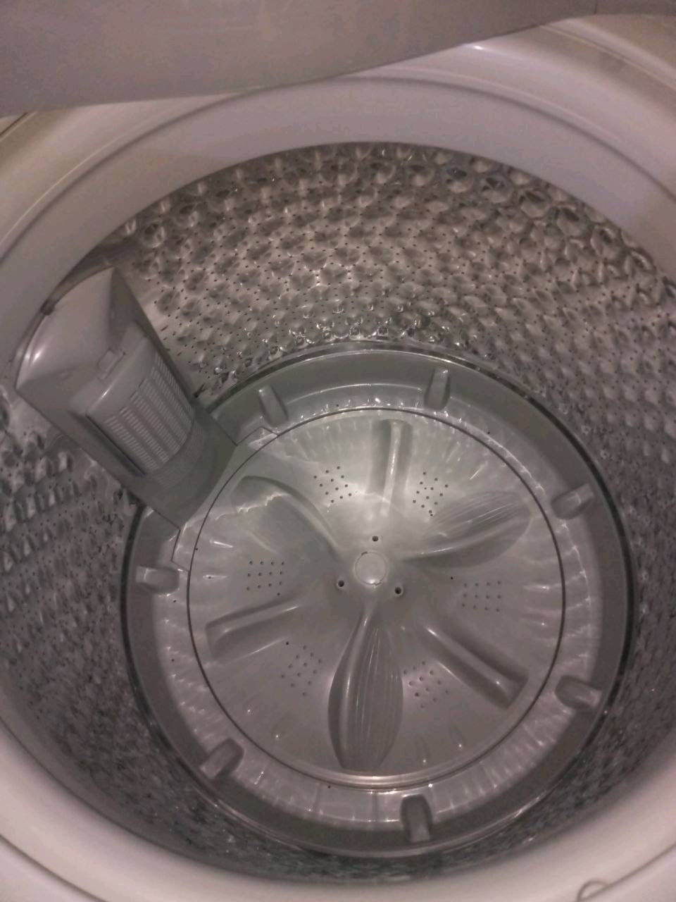 غساله اوتماتيك ماركه الحافظ 
10كيلو غساله مستخدمه قليل كلش وبعدها نضيفه وجديده رقم بيه واتساب