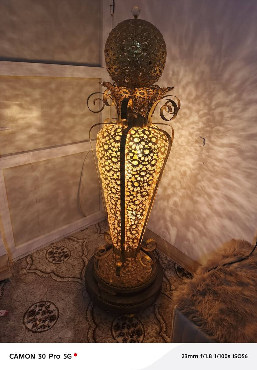 سڵاوی خواتان لێبێت     ئەم گڵۆپە نازدارە   بۆ فرۆشتن    ماشەڵا ڕاقیە     3 ساڵ پێش ئێستە 3 وەرەقەی پێدراوە   بەڵام  ئێستە ڕێگەم لێ ئەگرێ هەرزان ئەیفرۆشم   بەس ئاوا ئەیفرۆشم بەشی سەرەوەی   ئەخولێتەوەو   جار جاریش گڵۆپەکانی ئیش ئەکات      شوێن هەڵەبجەی شەهید         ژم 0751 2305664
