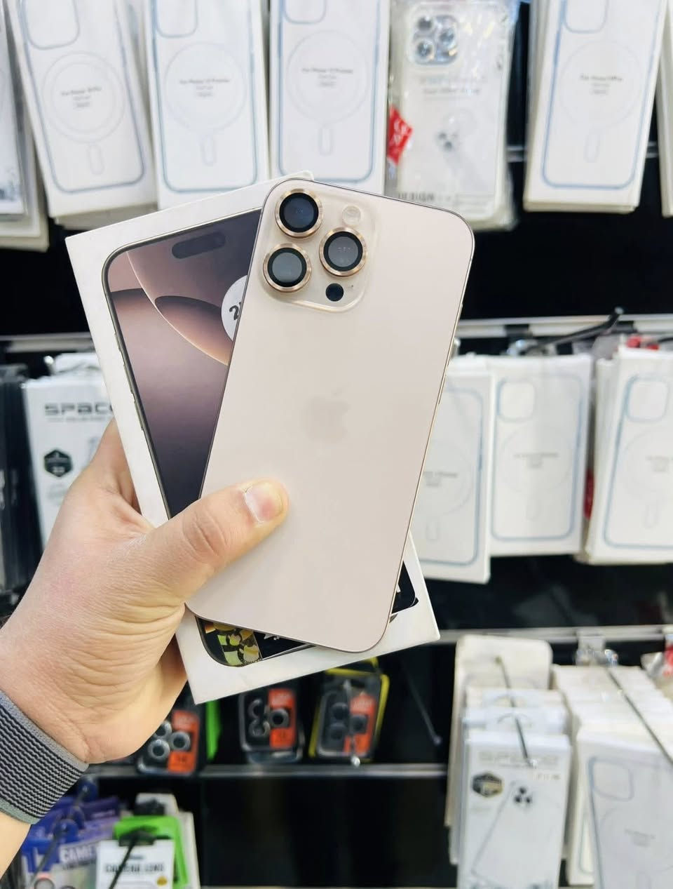 ايفون 16للبيع بي هاي النقطه بلشاشه التلفون بعده بلضمان وتر كامل ملحقات ونضيف كلش سعره مليون و200مكاني نجف 
والايفون 16صاعد كلش بس لئن بي نقطه ابيعه بهيج سعر تجي وين متريد تفحصه افحصه  بطاريه 95


**إذا كنت صاحب هذا الإعلان وتريد حذفه لأي سبب، رجاءا أرسل رسالة إلى الدعم الفني**