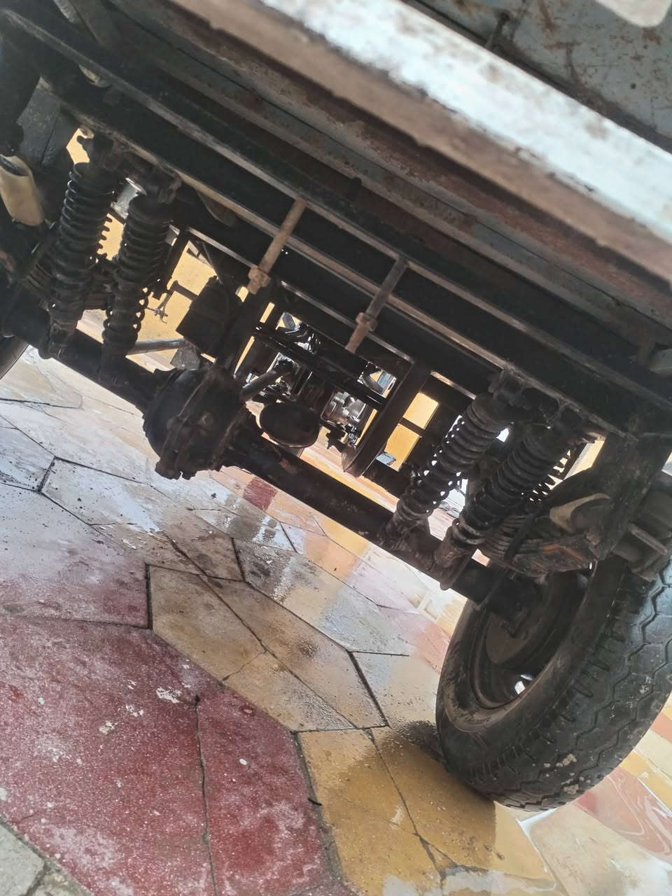 سلام عليكم ستوته للبيع مديل 2018 اوراقهه كامله مكينه مامفتوحه ستوته جاهزه السعر  واحد او 300 مابيهه مجال مكاني شطره عله طريق الدوايه هاذه الرقم ***********
