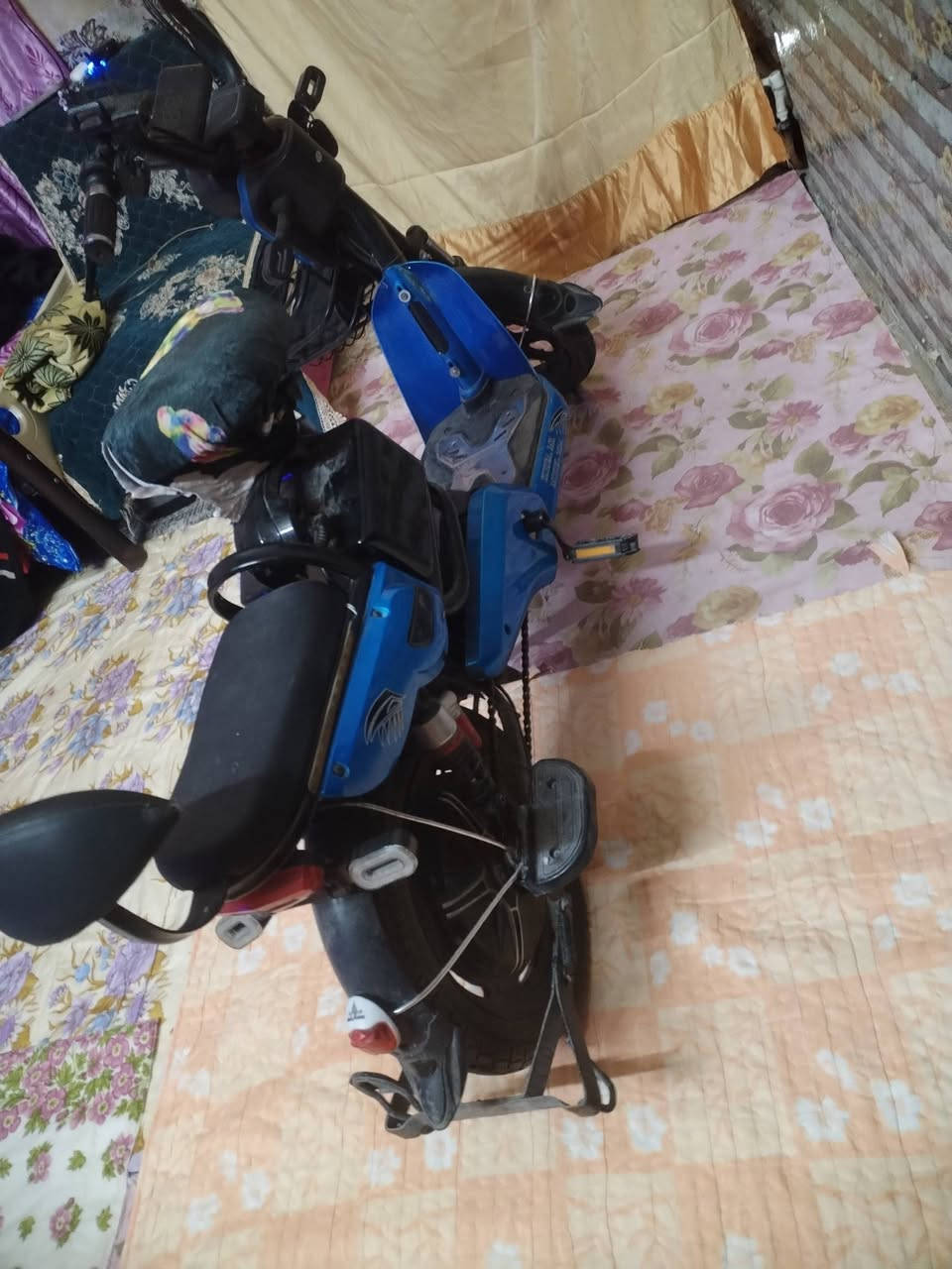 للبيع مكان الدرجه الكريعات حجم ١٦ رقمي ***********
