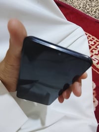 اي 12 • نظيف • شاشة فيها خلل