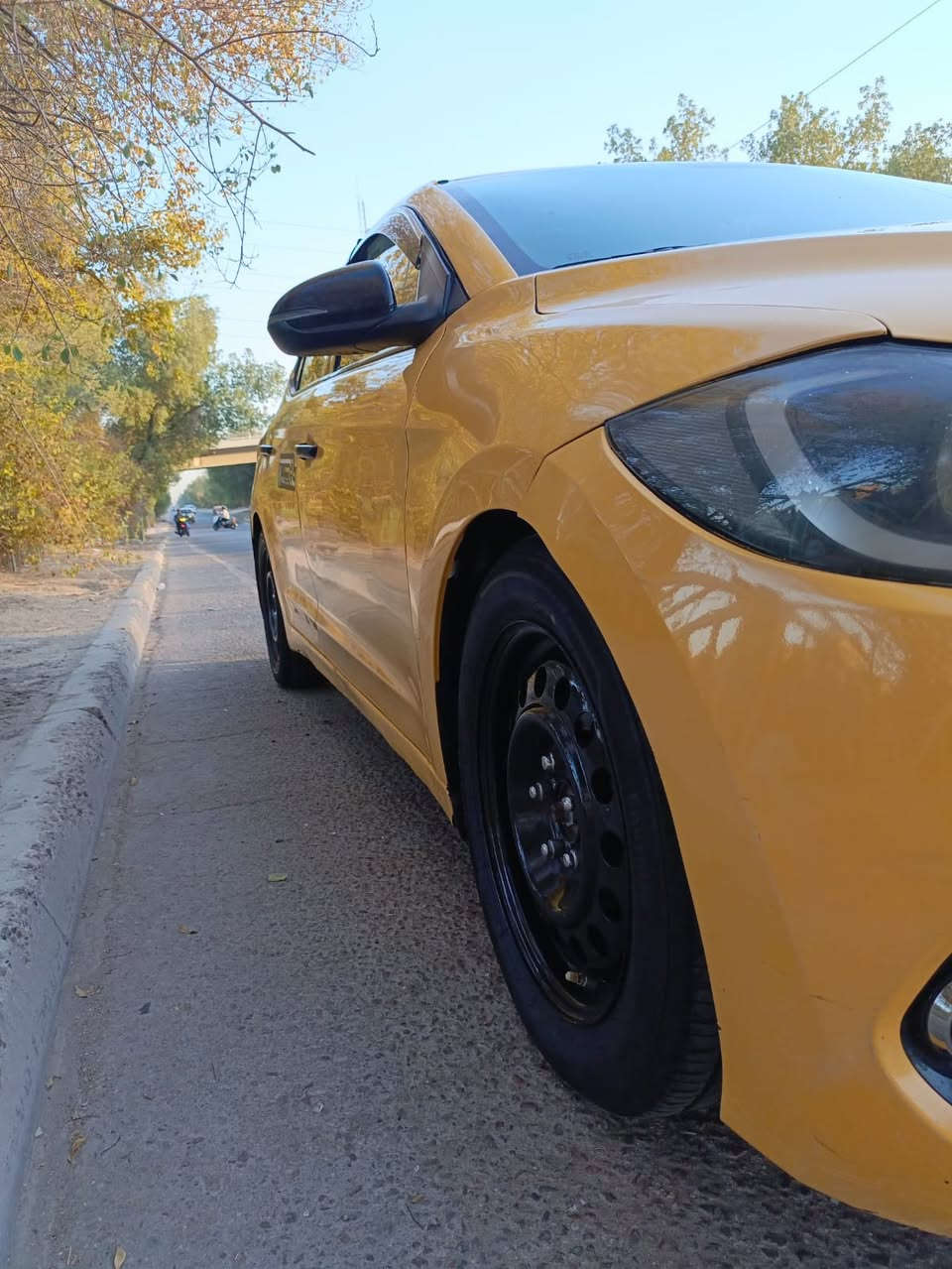 سلام عليكم ورحمة الله وبركاته 
اخوان سياره نوع الانترا موديل 2018
سياره خير من الله 
السياره كلهه ليبل واحد كلشي ما مبدل بيهه 
حدثها موضح في الصوره الامريكي 
وبيهه ضربه بل جاملخ الخلفي. الأيسر 
السعر 120 $وبيهه مجال بسيط 
العنوان بغداد الشعله 
الاستفسار ***********
