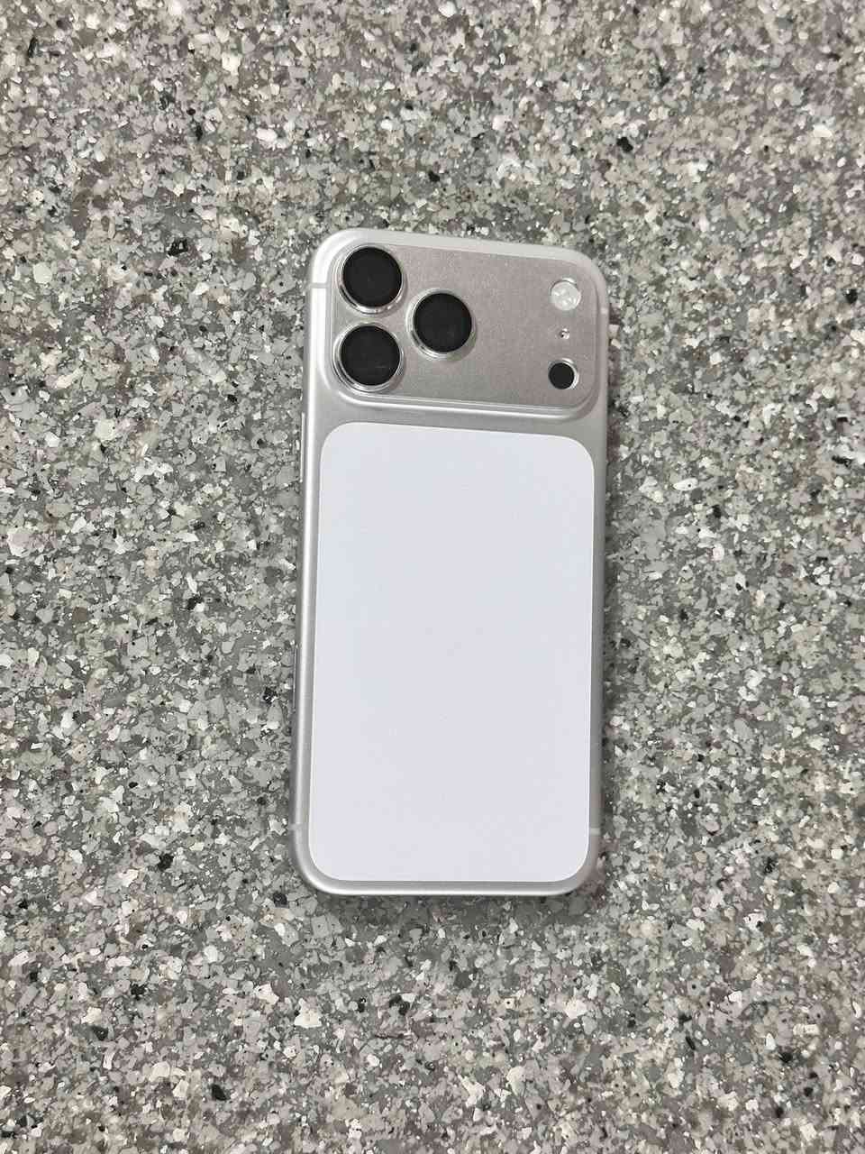 السلام عليكم 
17برو ماكس لون ابيض المميز عربي شرق اوسط يعني ماستر ركز 
جهاز جديد مشحون 41بعده جديد زلغ مابي 
السعر مليونين و225 واذ اكو مرواس ب 16برو ماكس او 17برو ماكس البرتقالي مكاني بغداد


**إذا كنت صاحب هذا الإعلان وتريد حذفه لأي سبب، رجاءا أرسل رسالة إلى الدعم الفني**