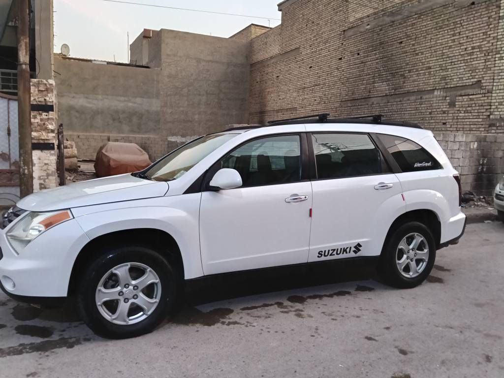 سلام عليكم اخواني سياره سازوكي XI7موديل 2008
مكفول من الضربه والصبغ فقط بارد بلهلال الجاملغ الخلفي محرك 6سلندر اقتصادي 
تبريد شغال شاشه ايباد كامره خلفيه 
داخلها نظيف جداً كهربائياتها. كلها شغاله
السياره نظيفه وجاهزه. شغل وطلع أي محافظة 
السعر 85ورقه بي مجال للشراي
مكاني بغداد الكماليه قرب مركز شرطة الخنساء 
هاتف***********
*********** بغداد, العراق
