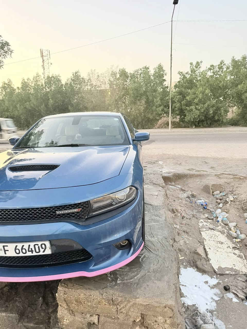 سلام عليكم 
للبيع دوج جارجر GT لون بحري خليجي وكالة هارلم موديل 2021 رقم اربيل بأسمي تحويل ثاني يوم 
المواصفات 
كشن حضن 
شاشة كاربلي
شفتات ستيرن 
حساس خلفي 
فتحة سلايد روف
منظومه زنون مع لد متغير 
علماً ان السياره بيها صبغ ٣ قطع في العراق بدون فتح بنيد وجاملق ايمن وباب خلفي ايمن فقط وبدون ايرباك والباقي  مكفول والسيارة جاهزه من حداده ومنضومه بانزين دورة كامله جاهزه من كلشي وبالتوفيق للي ياخذها 

السعر 230 وبيها مجال قليل 

مكاني البصرة 
    
      ***********
