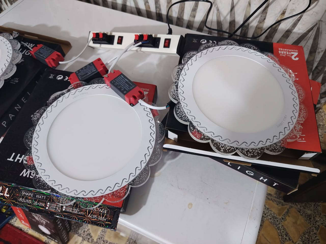 سلم اطار ملون مضاعف وردة + سي ان سي لون وردي ازرق احمر سعر الكارتون 40 الف تعبئة 20 ق الاتصال ه  ***********
