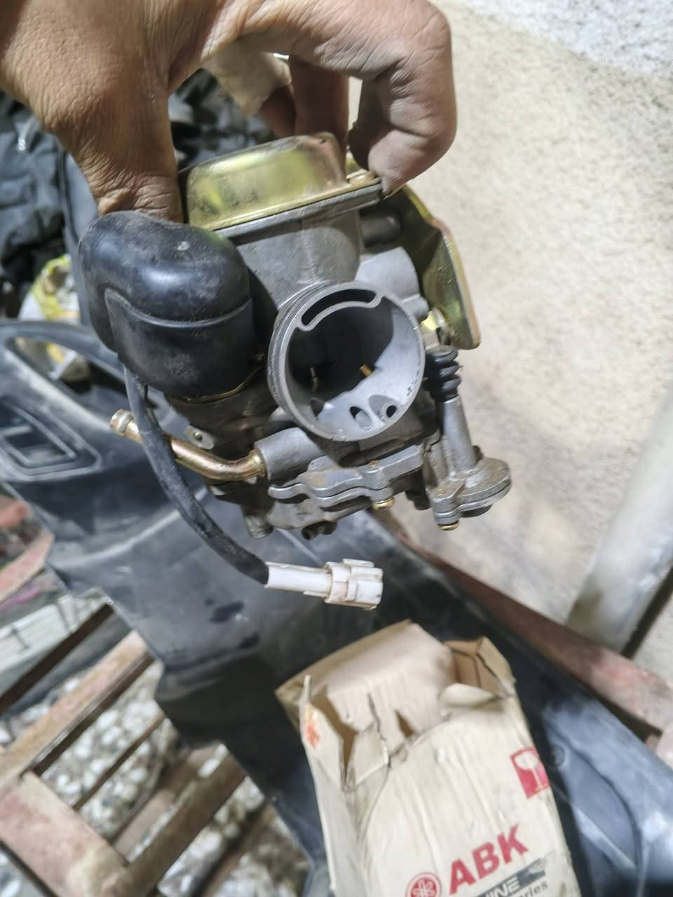 مكاني البنوك
***********

وعندي بعد شاصي مال كلاسك  وغراض كلاسك
