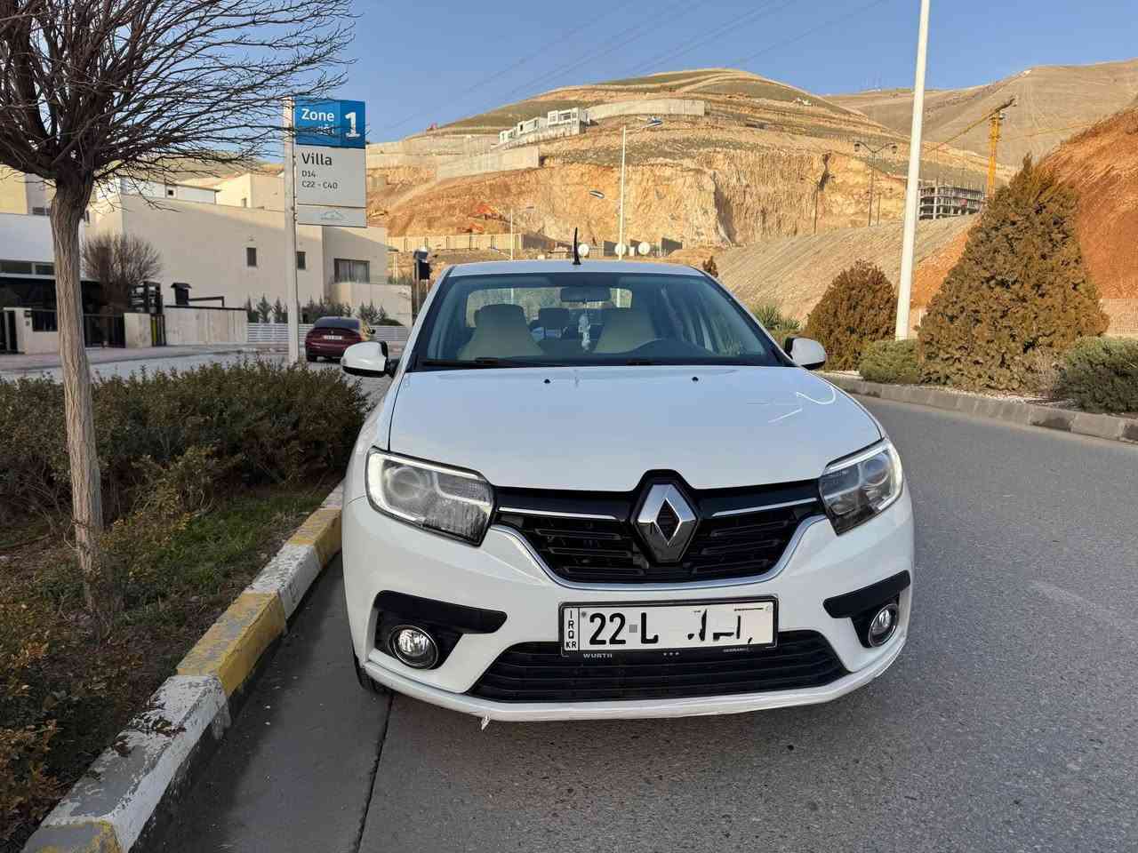 ڕینۆ سیمبول 
٢٠٢٠
بێ بۆ یاخ 
٢ پەڵە PDRهەیە 
سەیارەکە زۆر جوان و تازەیە 
٤ تایە تازەی لە ژێرایە 
هایدرۆلیک تازە گۆڕاوە 
کامل سیرفسی تازە بۆ کراوە لە مۆتۆڵ
تەپەی گێڕ و مەکینە و کارەبای هەموی بە شەرت
بێ تەرزەیە. سفری ئێرەیە 
تەحویل وەکالەت غەرامە بەشەرت 
شوێن سلێمانی 
*********** السليمانية, العراق
