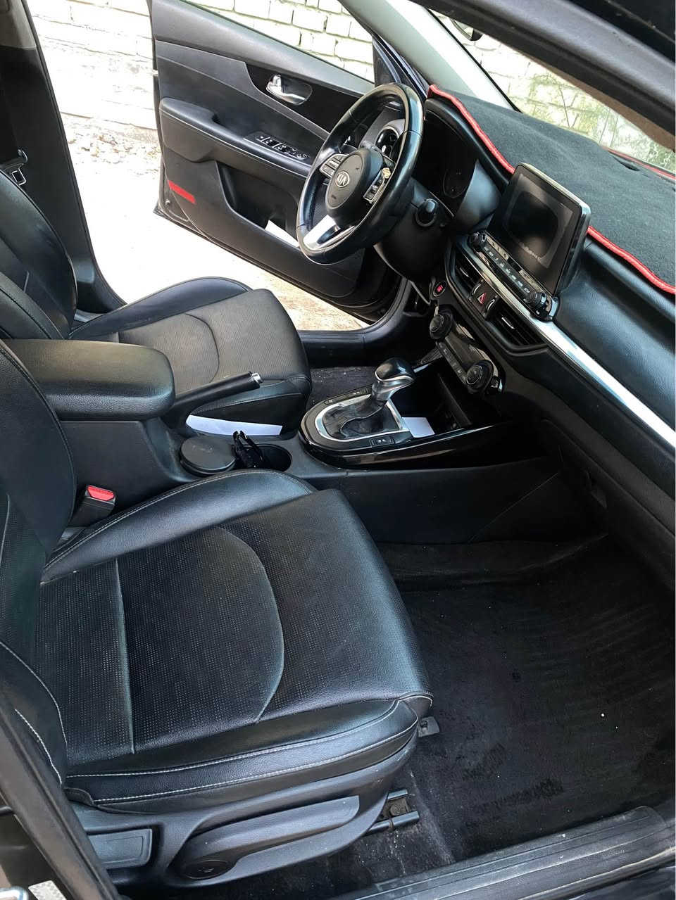 السلام عليكم للبيع فقط
فورتي 2019 مكينه 2000 دوش كير AT
رقم بغداد باسمي
مواصفات EX
فول 
كشنات جلد تدفه تبريد
رادارات اماميه خلفيه جانبيه
سياقه ذاتيه
بك لايد لد 
ماصده لد
تبريد ثلج 
سياره بدون نقص جاهزه 
السعر 112 وبيه مجال بسيط 
سياره بيه قطع صبغ بدون دواخل 
مكان السياره بغداد
*********** بغداد, العراق
