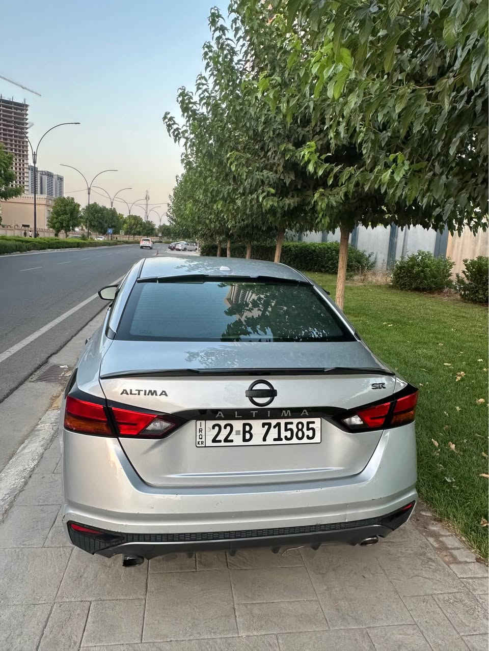 نيسان ئالتيما 2019
مواسه فات SR فوله 
تعديد سورعه يه گيرله سوكان گير شه فت رادار پيشو دواوه و ته نيشته كان پيشو پشت كه پس به ردى گزؤر به شه رت گيرو مه كينه به شه رت سه ياره كه بئ مشكيله يه هيچ نوقسانيه كى نييه فول فول جوانكارى بؤ كراوه به نسبەت بؤياغ ده رگاى دواى سايه ق بؤياغه له گه ل يه ك بست چامرغى دواوه ى سايه ق له گه ل دؤسه كاني بێ ژۆرێ ژۆرێ هەمووی بە شەرت هەزەو سەنەوی هەمووی نوێیە 
ژ.م *********** أربيل, العراق
