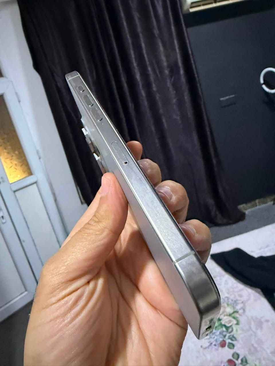 سلام عليكم15 بروماكس جهاز جديد مثل مشوف كدامك شخطه مابي بطاريته85 بدون كارتونه انطيك شاحنه اصليه كيبل ويها بسعر مليون  نهايته ***********
