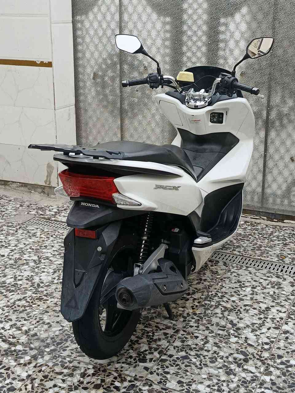 سلام عليكم بي سي إكس جيل الثاني
ياباني جي إف دراجه بحالت الوكالة مكفولة كفاله عامه
حساس زدحام ستان حساس إضافة انبيتري + سبايدر 
كتلوكات الشركه ورقت مزاد عده صباين لون أبيض صدفي
سكن بغداد حي النصر   ***********
