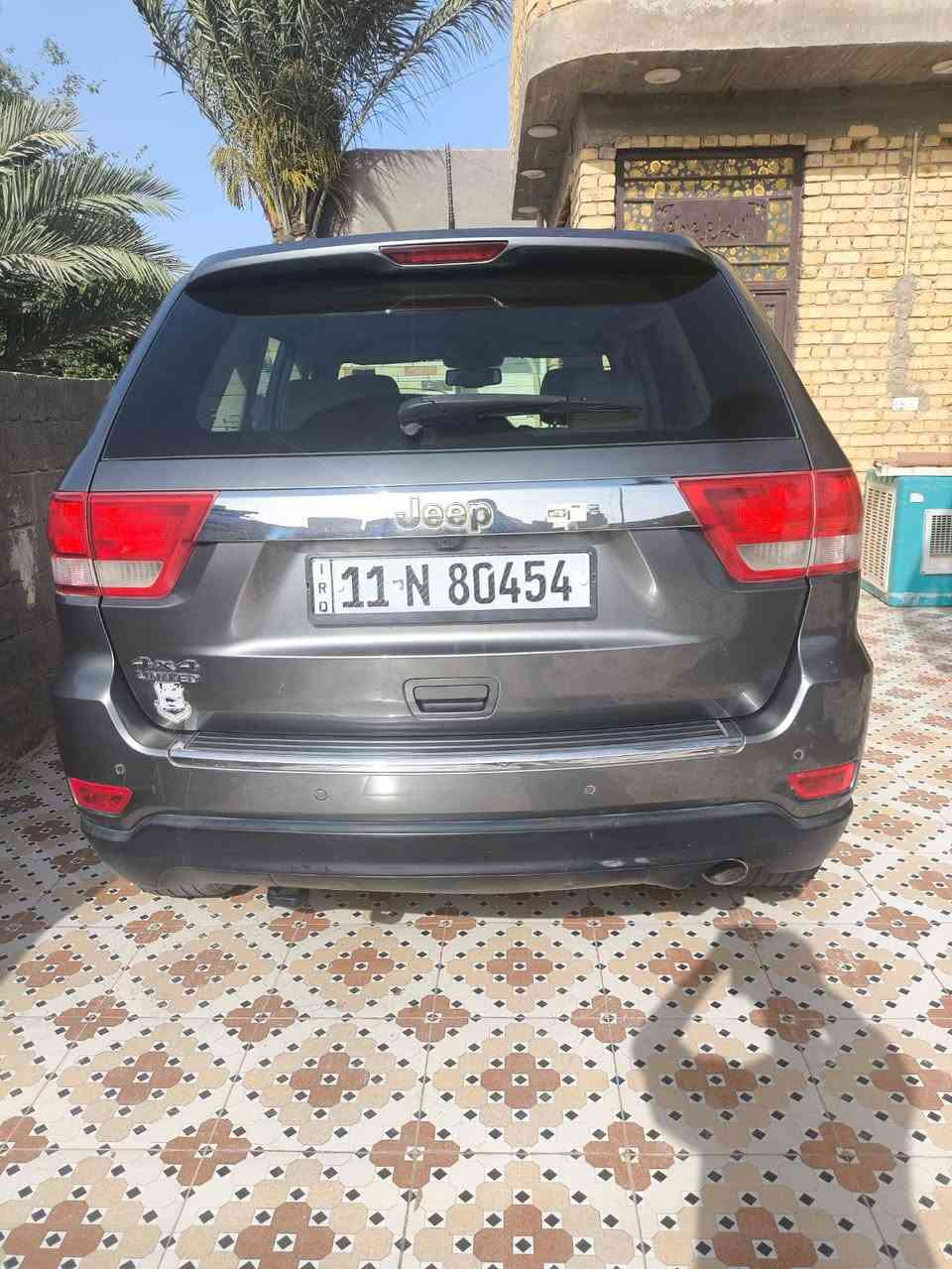 سلام عليكم اخوان من رخصت ابو الكروب 
جيب لاريدو
وارد خليجي 
تبريد ثلج ❄
موديل 2012 
السياره خير من الله
السياره بيهه قطعه وحده چاملق 
بنراما فتحت سقف
شاشه كبيره 
سماعت صوت خير من الله 
الشراي بي خير ويدلل 
المكان واسط كوت مركز المدينه 
السعر خاص.  رقم الهاتف
 ***********
بي واتساب 🗯
والشراي بي خير ويدلل ❤👍🏻
