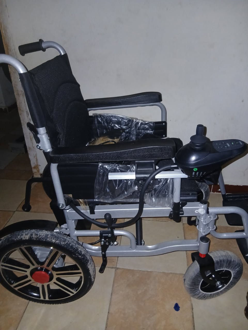 كرسي كهوربائي جديد  لي بيع مكان تيسمسليت


**إذا كنت صاحب هذا الإعلان وتريد حذفه لأي سبب، رجاءا أرسل رسالة إلى الدعم الفني**