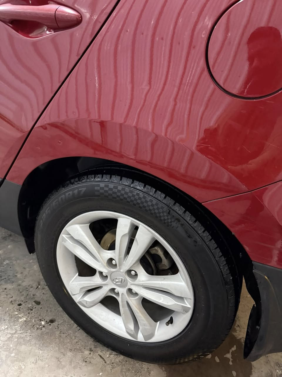 توسان خليجي 2014 كفاله عامه بدون صبغ بدون تبديل بارد قليل باب خلفي كير مكينه مكفول تبريد حداده جديده تخم تاير السعر 138 $ وبيه مجال قليل تفاصيل الاتصال على الرقم ***********
