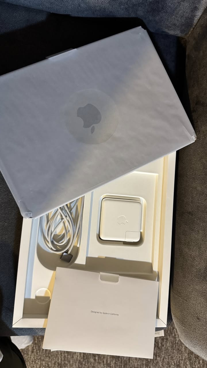 MacBook Pro M2 Pro
Storage: 512GB 

Ram: 16GB

Battery: 94% 

Cycle count: 110

Price: 1,600,000

📞 : ***********
