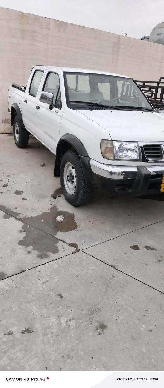 نیسان 2000بی بۆیاخ،دەبڵ اکسل سە نەوی تازە بەسەرجوە هە موگیانی بە شە رت سعر 113گڵا
***********
0750142440
