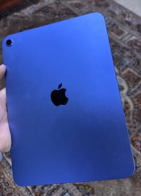 ايباد 11 بطارية 100 ذاكرة 128 عدد مرات الشحن 75 الجهاز نضيف جدااااااا