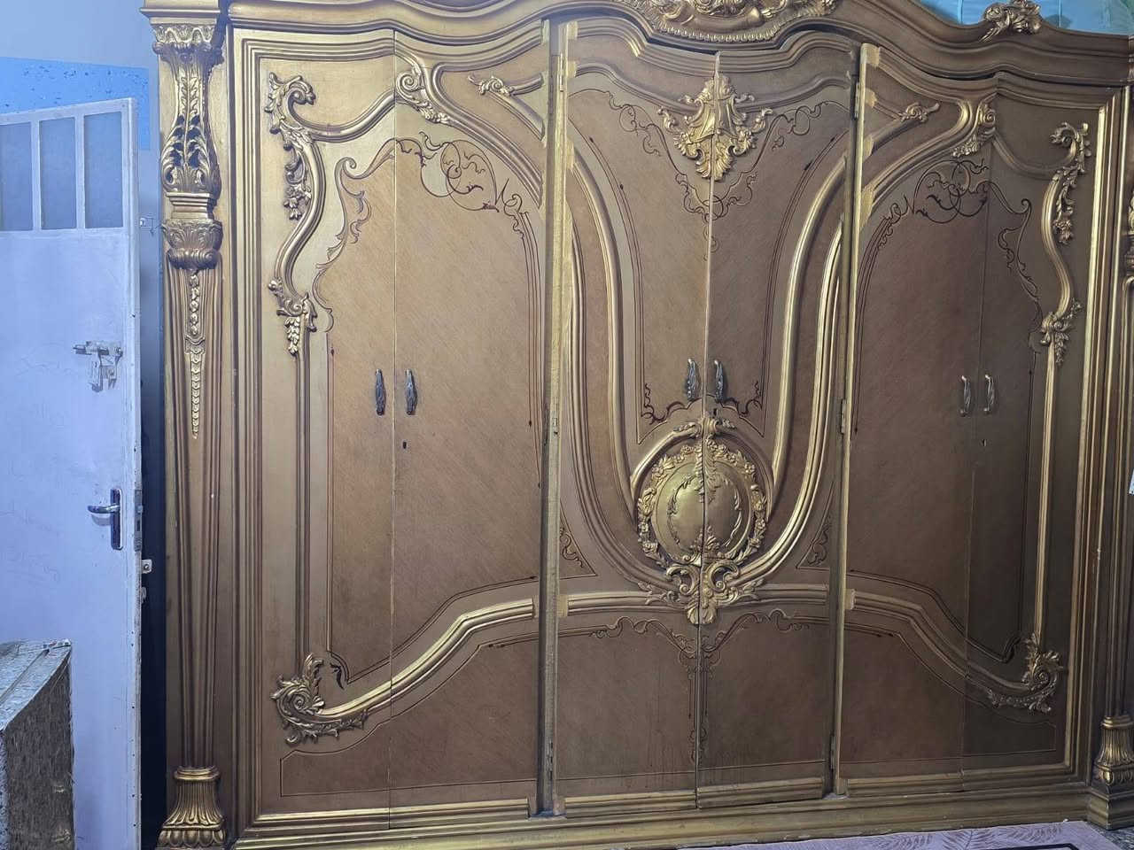 غرفه نوم للبيع مصريه شحنتها من مصر وصلت للعراق مستعمله نظيفه كلش سعرها 3 ملايين وبيها مجال للشراي الاتصال على الرقم ***********
