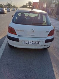 بيجو للبيع كير محرك نضيف جدا سعر 47 مكان بغداد شاشه كامره وتصال 077370...