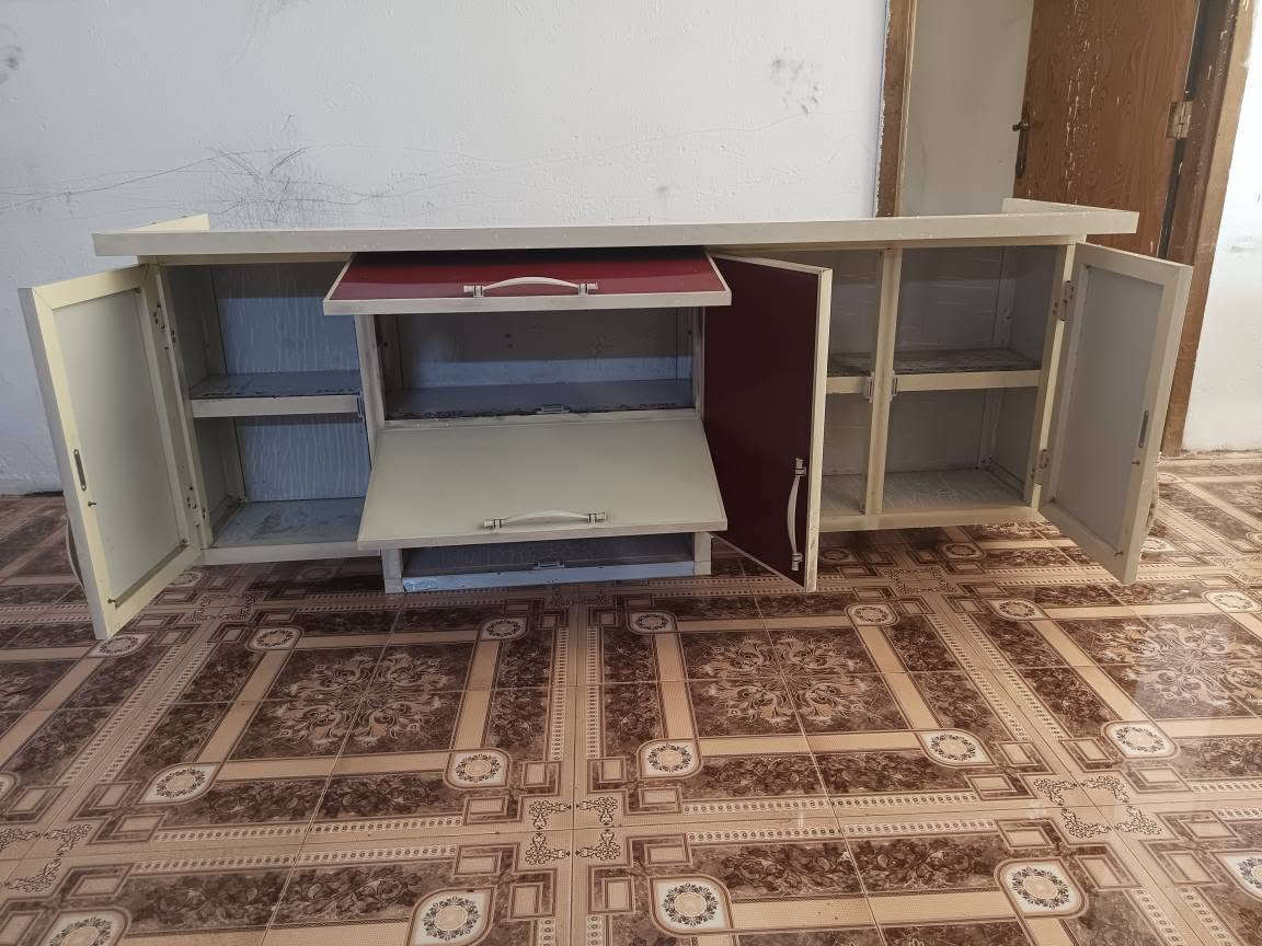 كاونتر مع الملحق للبيع طول ثنين متر تفصال  السعر 600 وبي مجال للشراي 
***********
#الجميع عمارة, ميسان
