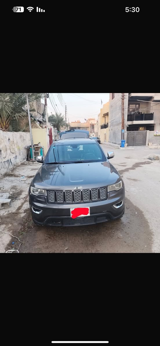 السلام عليكم جيب شيروكي موديل 2017
مكينة 6 
3600
كير 8نمر 
جنطة كهربائيّة 
تشغيل عن بعد 
اطفاء ذاتي عند الازدحام 
توقف ذاتي بالبك 
وراد امريكي 
3نظام قيادة 
كشنات جلد كهربائيّة 
شفتات استيرين 

***********
