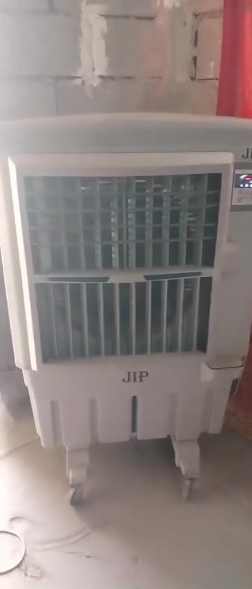 السلام عليكم
مبرده داخليه حجم كبير للبيع سعر 90 وبي مجال 
***********
