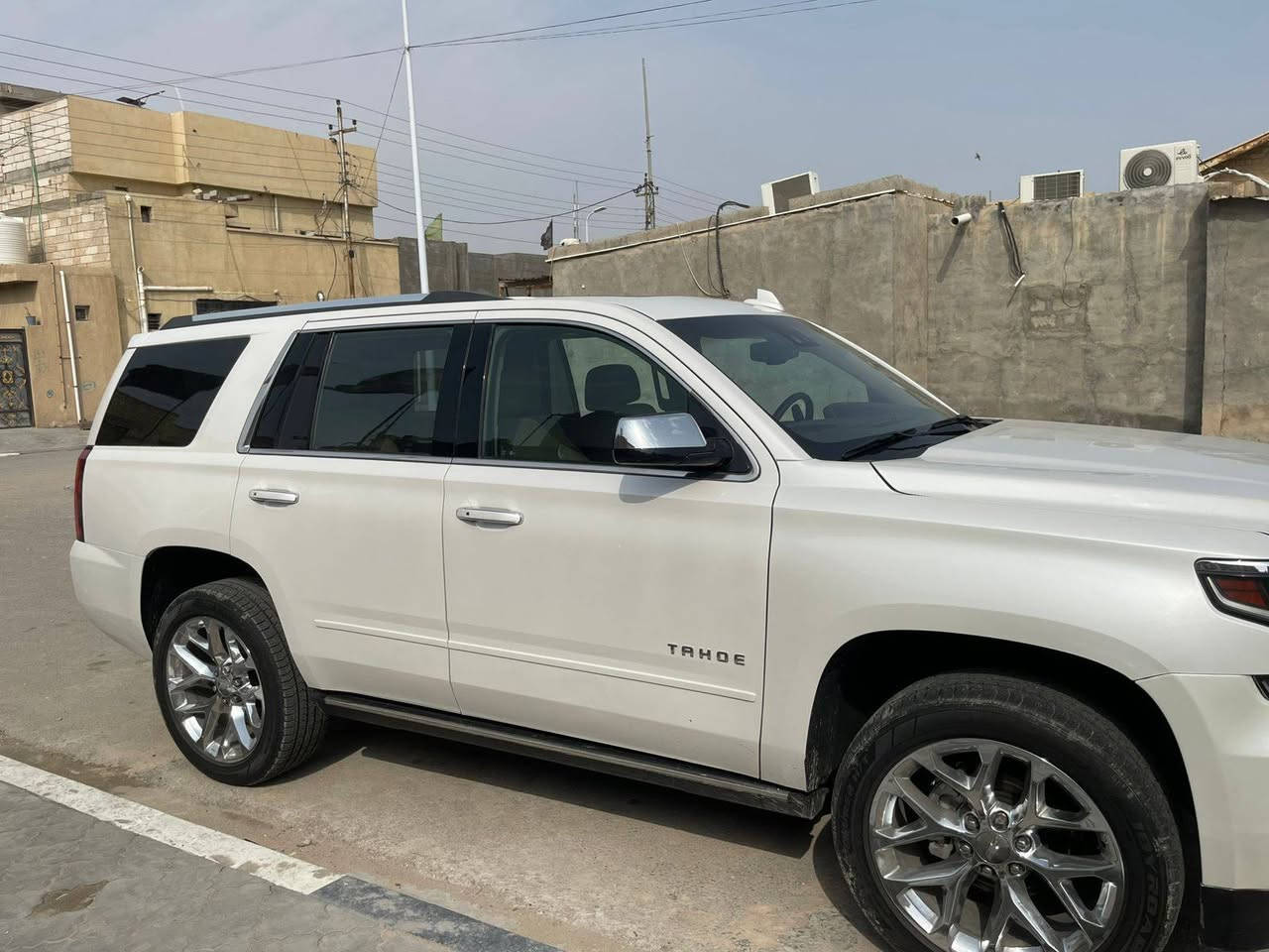 تاهو 2018
برايمر فول مواصفات 
وارد امريكي حادث جاملغ وبابين 
وبيها بارد بالباب صفحت العبري
السياره كير مكينه مكفول 
في اي بي يعني فته كشنات منفصل 
السعر 320$ وبيها مجال رقم بغداد جديد تحويل ثاني يوم
***********سامر 
حسن‏‪***********‬ مكان السياره 
بصره الزبير مربد القديم
