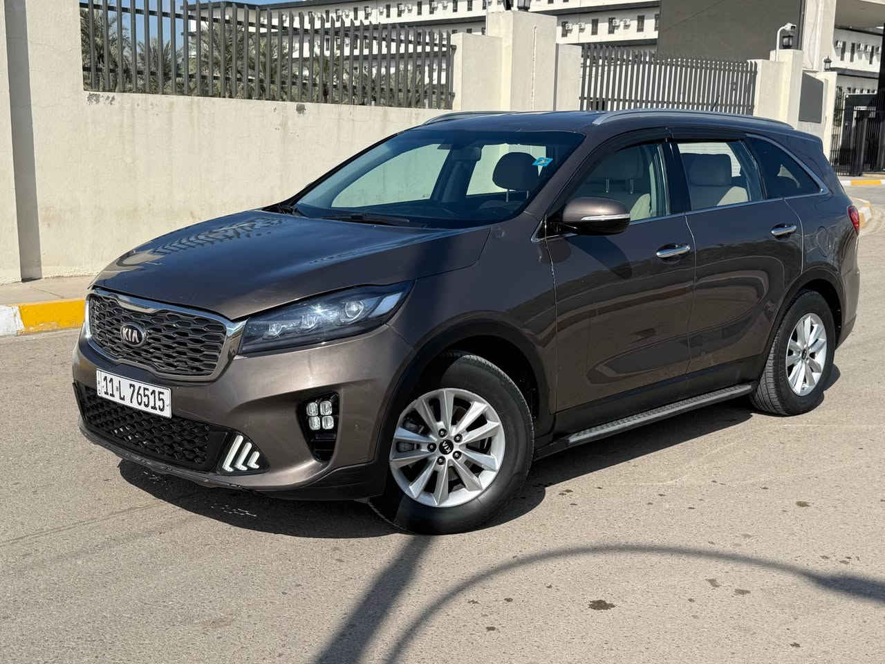 � سورنتو 2019 – الشكل الجديد

للبيع او المراوس

🔹 المعلومات الرسمية:

 • رقم بغداد الدولي (الجديد)
 • سنوية وهزة جديدات لغاية 2029
 • تحويل ثاني يوم باسمي
 • 7 ركاب

🔹 المواصفات:

 • تدفئة وتبريد (قطعتين)
 • إشارات مرايا
 • تحكم ستيرن
 • مانع انزلاق
 • تايرات جديدة (صار عليها أسبوعين)
 • صدر أمامي وخلفي جديد
 • شاشة كبيرة ديجيتال (بلادي)
 • كامرة دوّارة
 • حساسات مرايا
 • حساسات أمامية وخلفية وجانبية

🔹 الحالة:

 • حادث بسيط جانبي
 • جملغ وبونيت صبغ
 • شوية إشبر بباب السائق (إشبر فقط)
 • السيارة بالشرط

🔹 ملاحظات:

 • السيارة جاهزة
 • خير من الله
 • مناقصها ولا برغي

📍 الموقع والسعر:

 • المكان: ديالى – بعقوبة
 • السعر: 175 (قابل للمجال)

الهاتف *********** بعقوبة, ديالى
