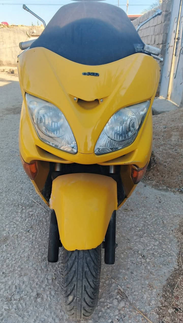 سلام عليكم فورزه للبيع صفر 8 متروكه صارلها شهرين كاعد بس الباتري  حلوه ونضيفه يرادلها ادامه السعر 400 بيها مجال حك الجيه  ***********
