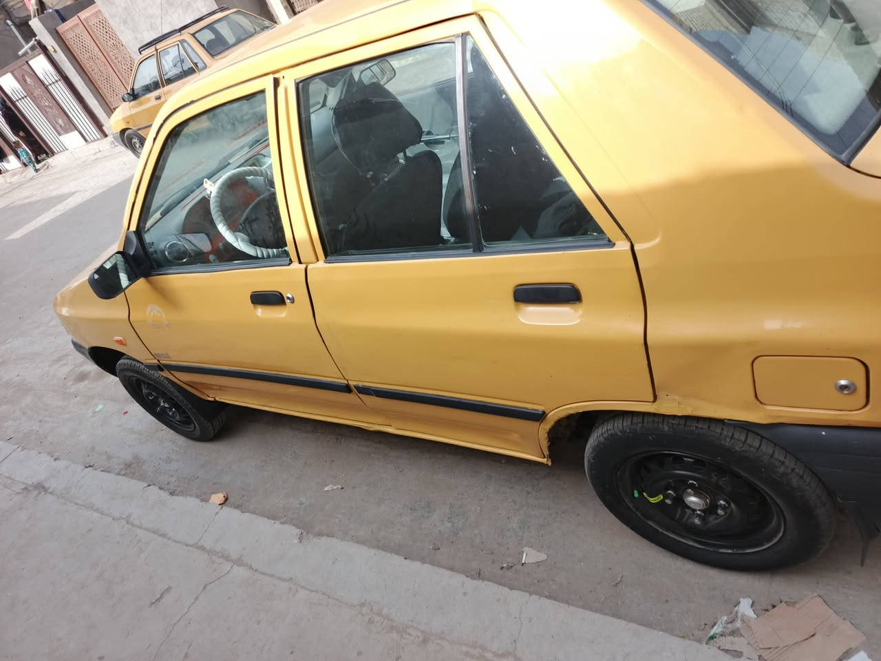 يا الله مرخصت الادمن المحترم
سايبا موديل ١٥ رقم انكليزي باسمي باجر اثبت الوحات 
مصفره هيئه وغرامه السياره كير مكينه جدد تخم تاير غرفه جديده شواصي نضاف كهربائيات شغاله بس البك لايت طافي 
الكشر شوفت السعر ٣٢ وبيه مجال العنوان بغداد الزعفرانية 
*********** وتساب خاص اتصال
