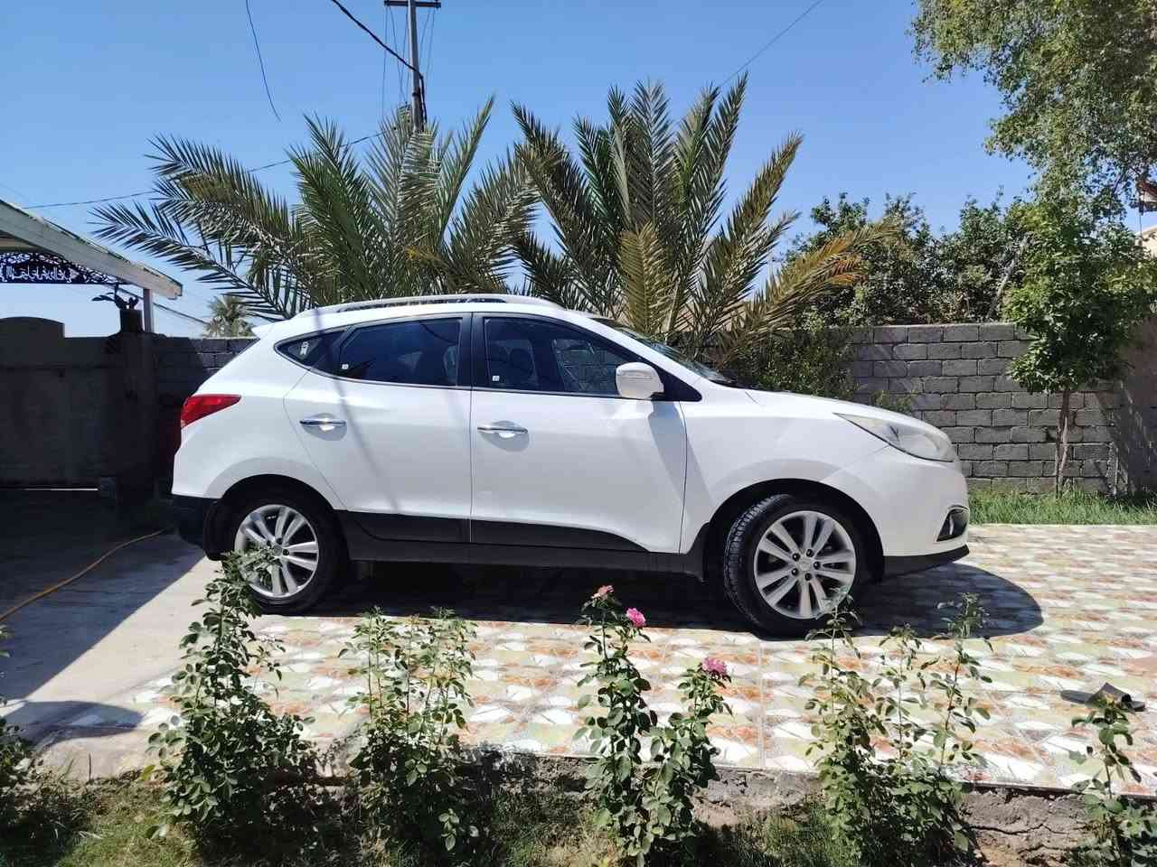 سلام عليكم توسان خليجي موديل ٢٠١٤ سياره مكفوله من ضربه او صبغ او تبديل سياره أحله من صور مال بيت مذب عليه ربع دينار بسمي رقم بابل انكليزي سونار مرفوق مكينه ٢٠٠٠ تخم تاير حداديه كهرابائيات تبريد ثلج مكان السياره بابل ابو غرق السعر ١٤٥ او بيه مجال ***********
