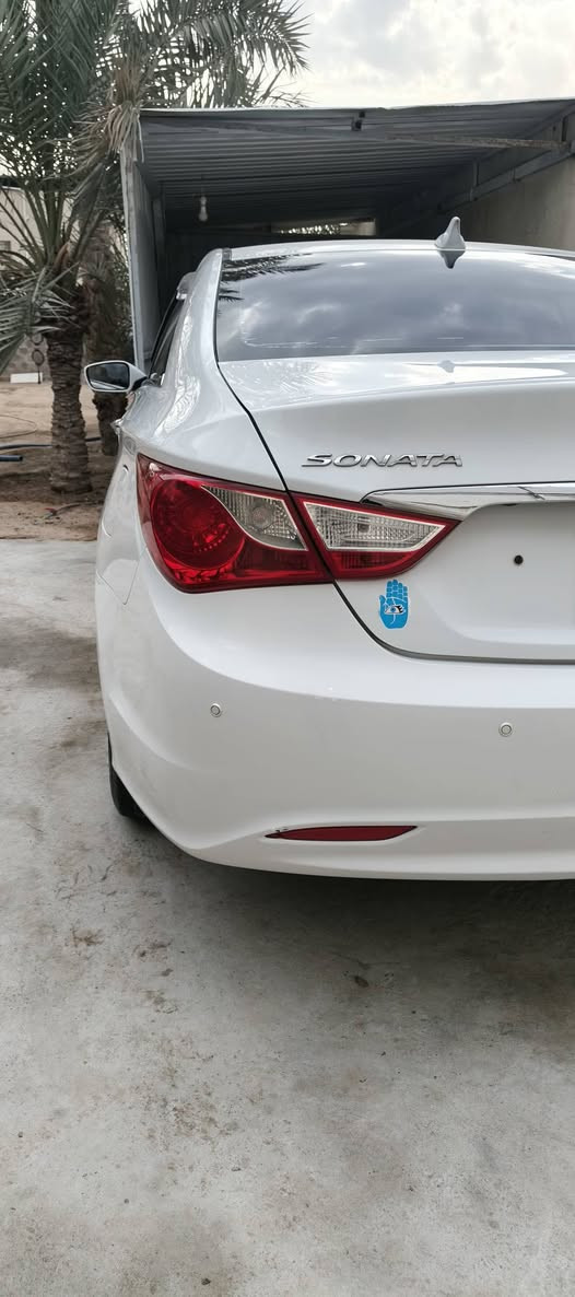 السلام عليكم
سوناتا مديل ٢٠١٢ وارد كوري مكفولة من الصبق التقرير موجود بلمنشور السيارة بسمي ماشية ١٠٨
رقم البصرة مشروع وطني السعر ١٢٣ بي مجال 
المكين ٢٠٠٠ دوش (ملاحظة السيارة ماناقصها برغي) 
مكاني البصرة أبو الخصيب // ***********
