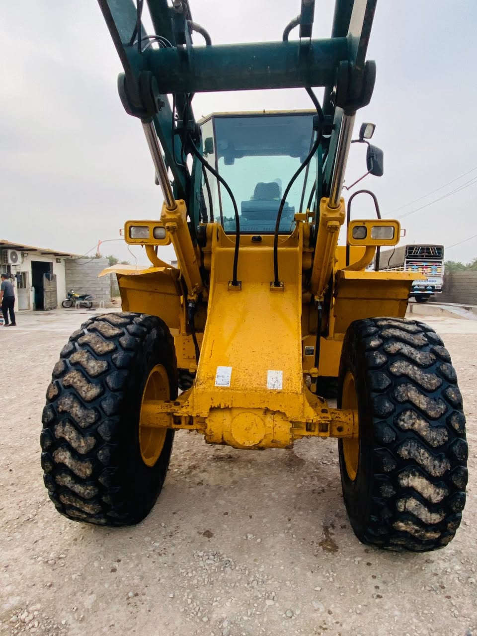 كاوسكي حجم 65 Zv موديل 2005 بلادي مسجل بموديله باسمي سنويه جديده مكينه كلها ع وضع الشركه  تبريد تدفئه  مكينه مال جناي ***********
