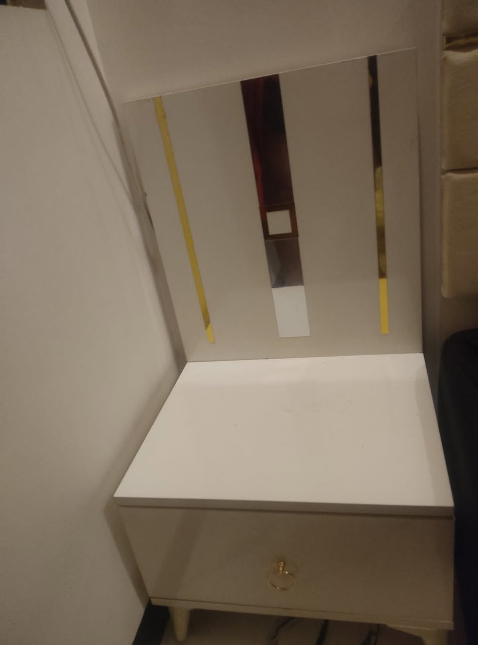 غرفة نوم تركيه 5 قطع مستعمله اخت الجديده نضيفه كلش للتواصل خاص او واتساب (***********
