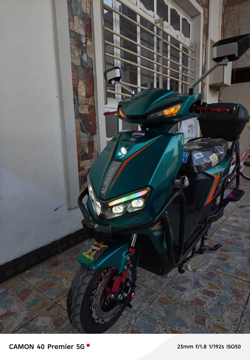 سلام عليكم دراجه سكنس الماسه 6 بطاريات فول عل فحص السعر 600 وبيه مجال *********** بي واتساي
