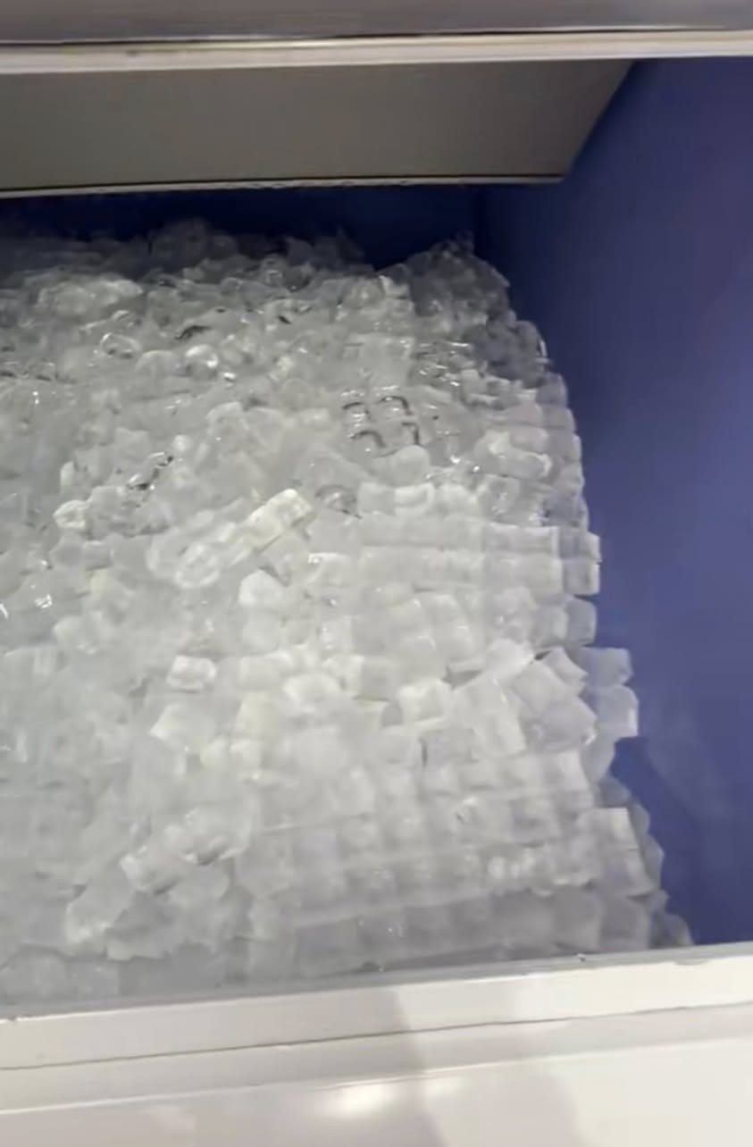 وصول مكائن ثلج 🧊 بلوري انتاج 500 كيلو باليوم  مكعب وفنجان ومجروش وانبوبي الصنع امريكي USA 🇺🇸 وايطالي وياباني نظافة فول وع بلااد شرط وضمان 30 يوم لل استفسار مراسلة الصفحة او الاتصال *********** + واتساب
