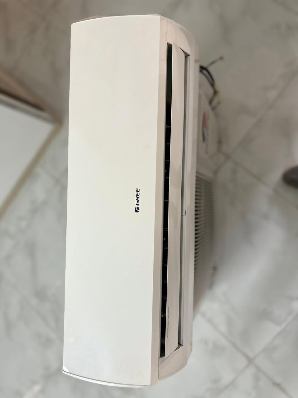 سبلت گري واحد طن
نظيف جدا جداا 
مع كافه ملحقاته بوري واير حماله ريمونت


**إذا كنت صاحب هذا الإعلان وتريد حذفه لأي سبب، رجاءا أرسل رسالة إلى الدعم الفني**